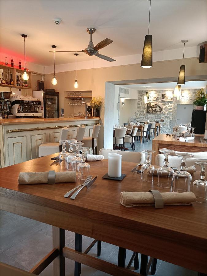 Auberge Du Vieux Lanas Logis Hotel Restaurant المظهر الخارجي الصورة