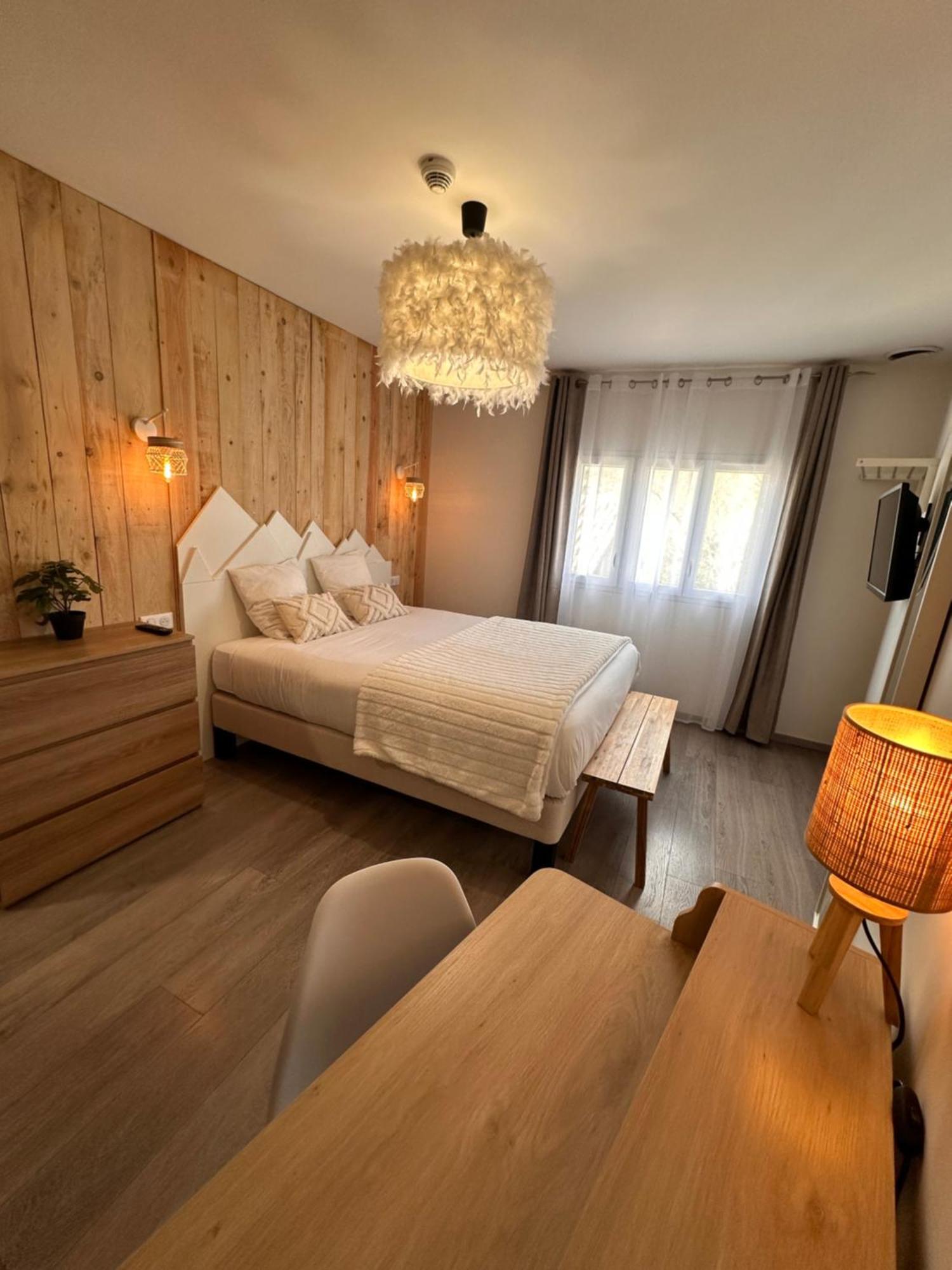 Auberge Du Vieux Lanas Logis Hotel Restaurant المظهر الخارجي الصورة