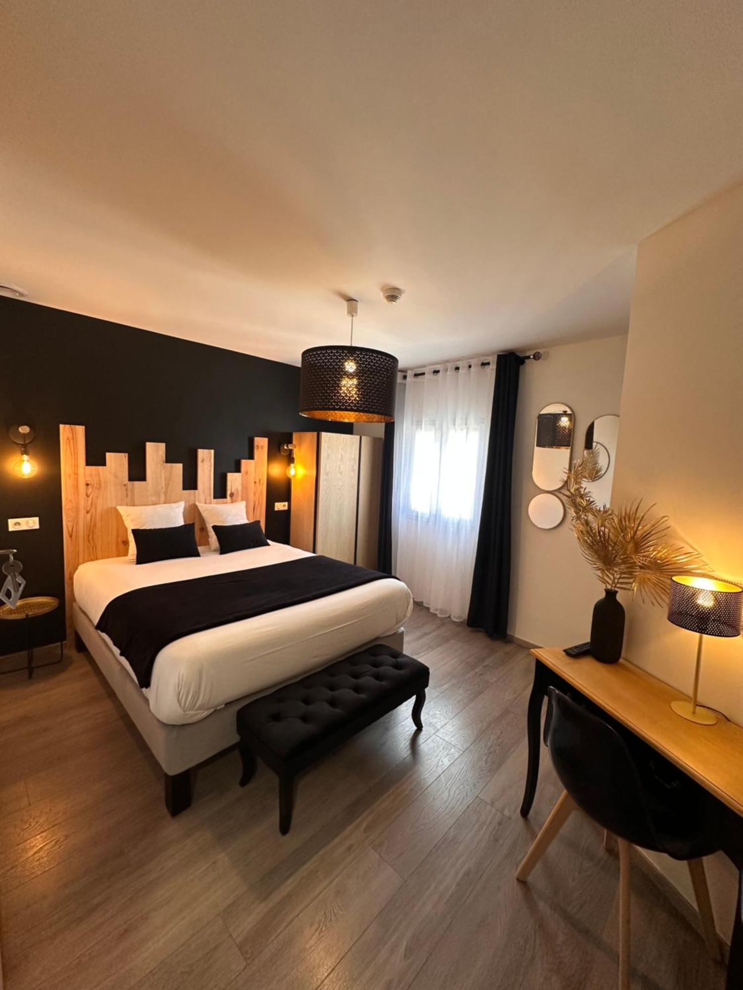 Auberge Du Vieux Lanas Logis Hotel Restaurant المظهر الخارجي الصورة