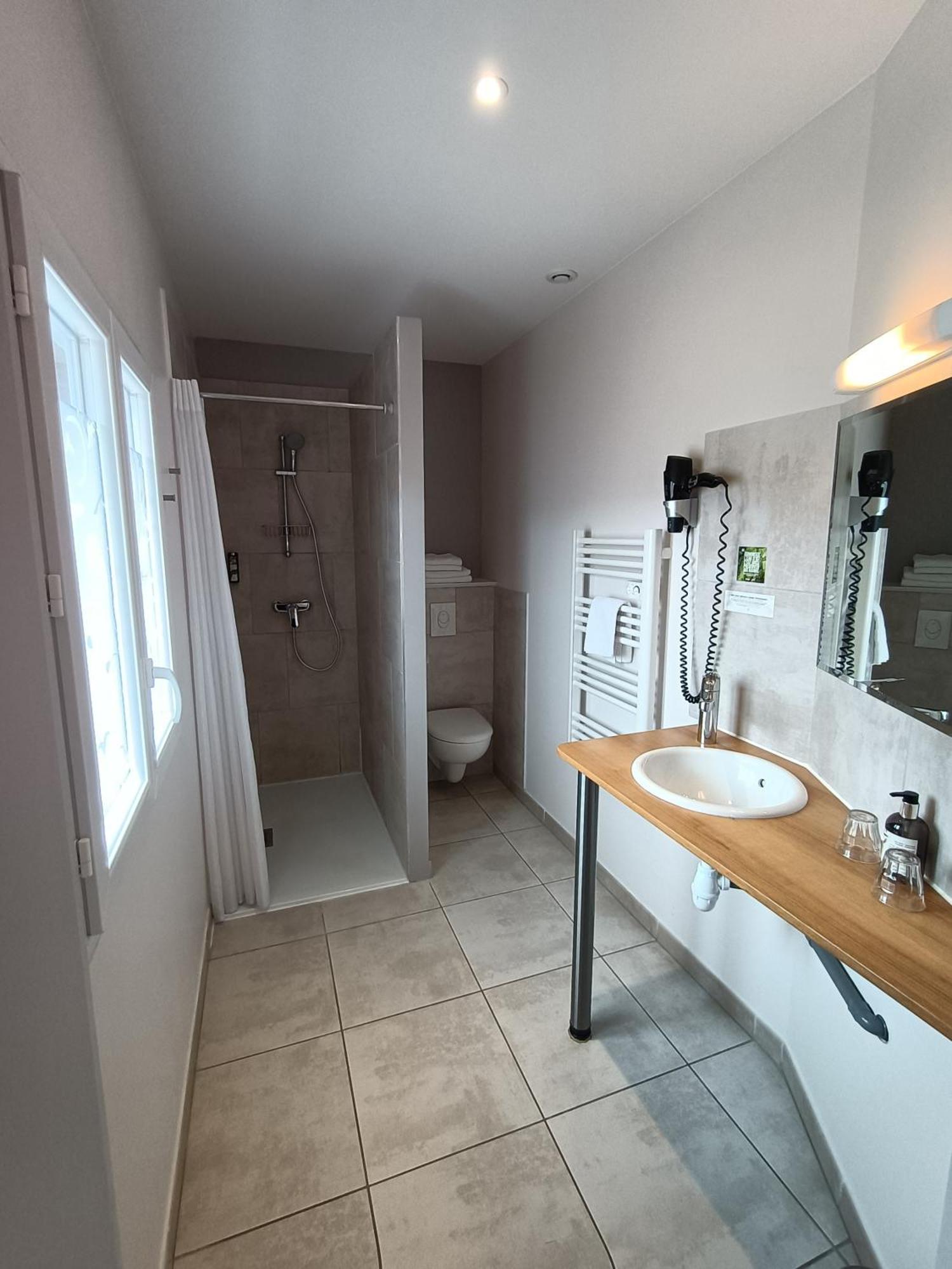 Auberge Du Vieux Lanas Logis Hotel Restaurant المظهر الخارجي الصورة