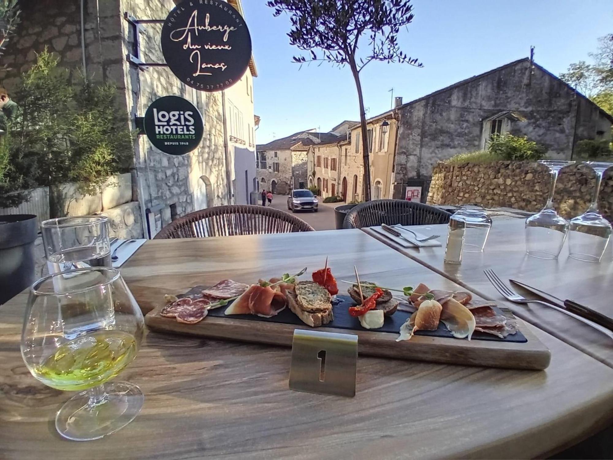 Auberge Du Vieux Lanas Logis Hotel Restaurant المظهر الخارجي الصورة