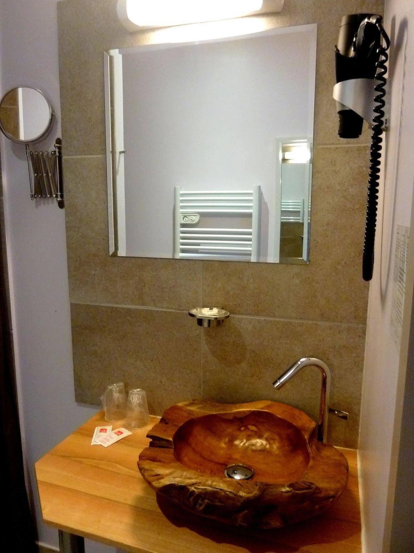 Auberge Du Vieux Lanas Logis Hotel Restaurant المظهر الخارجي الصورة