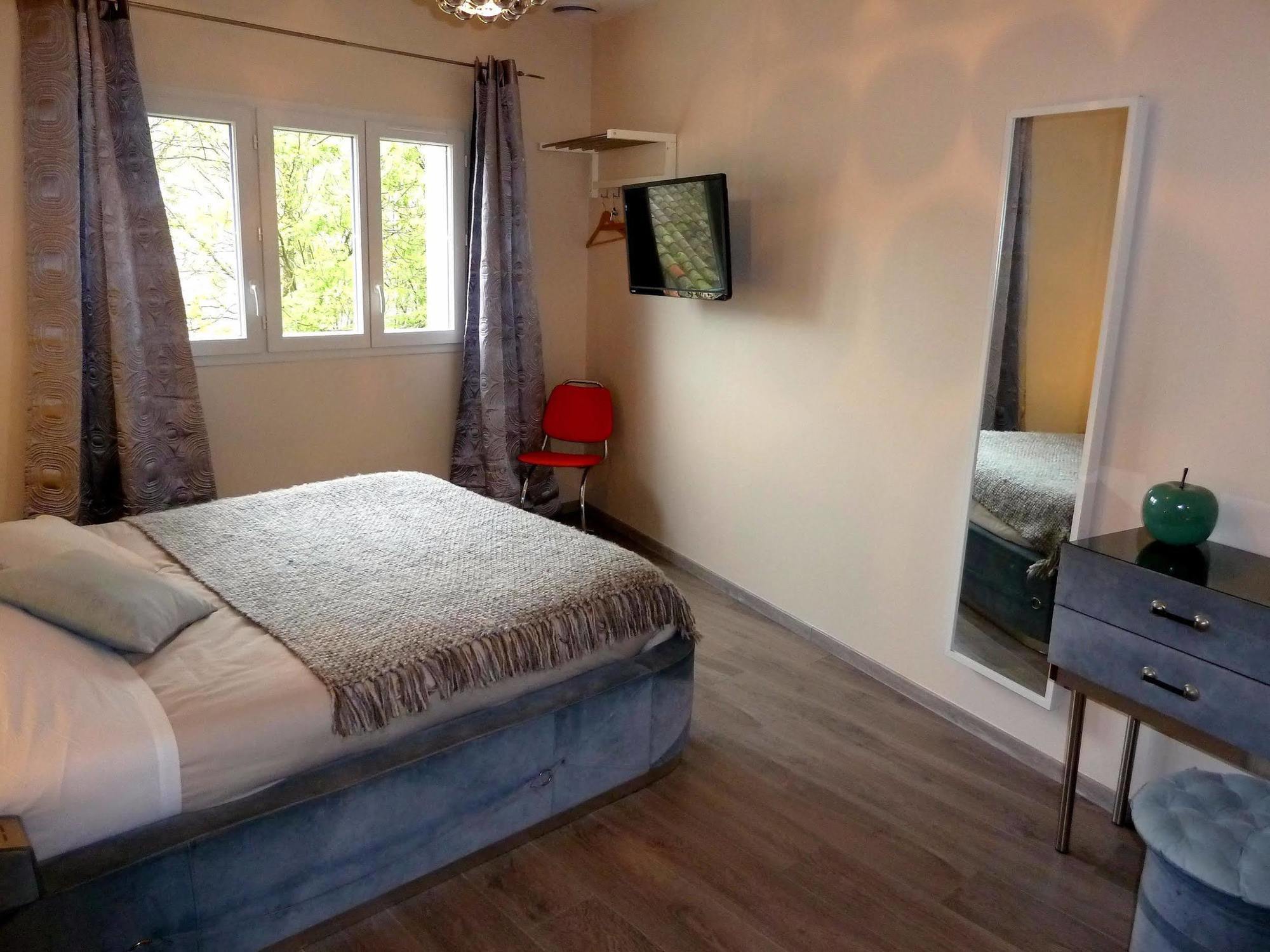 Auberge Du Vieux Lanas Logis Hotel Restaurant المظهر الخارجي الصورة