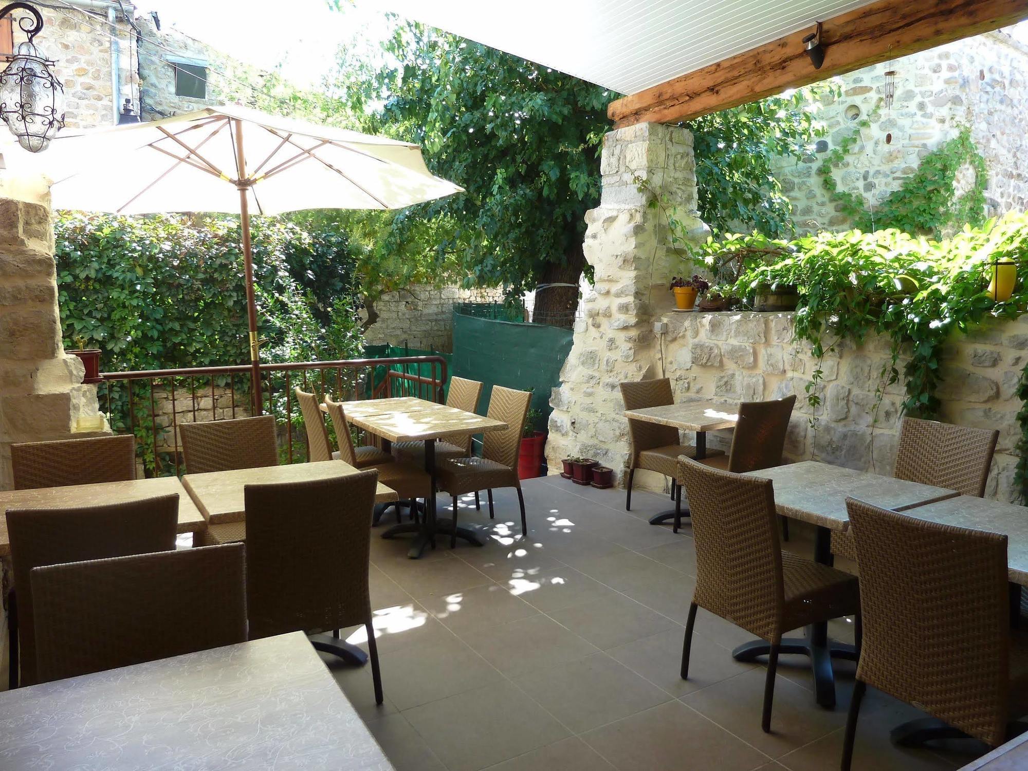 Auberge Du Vieux Lanas Logis Hotel Restaurant المظهر الخارجي الصورة