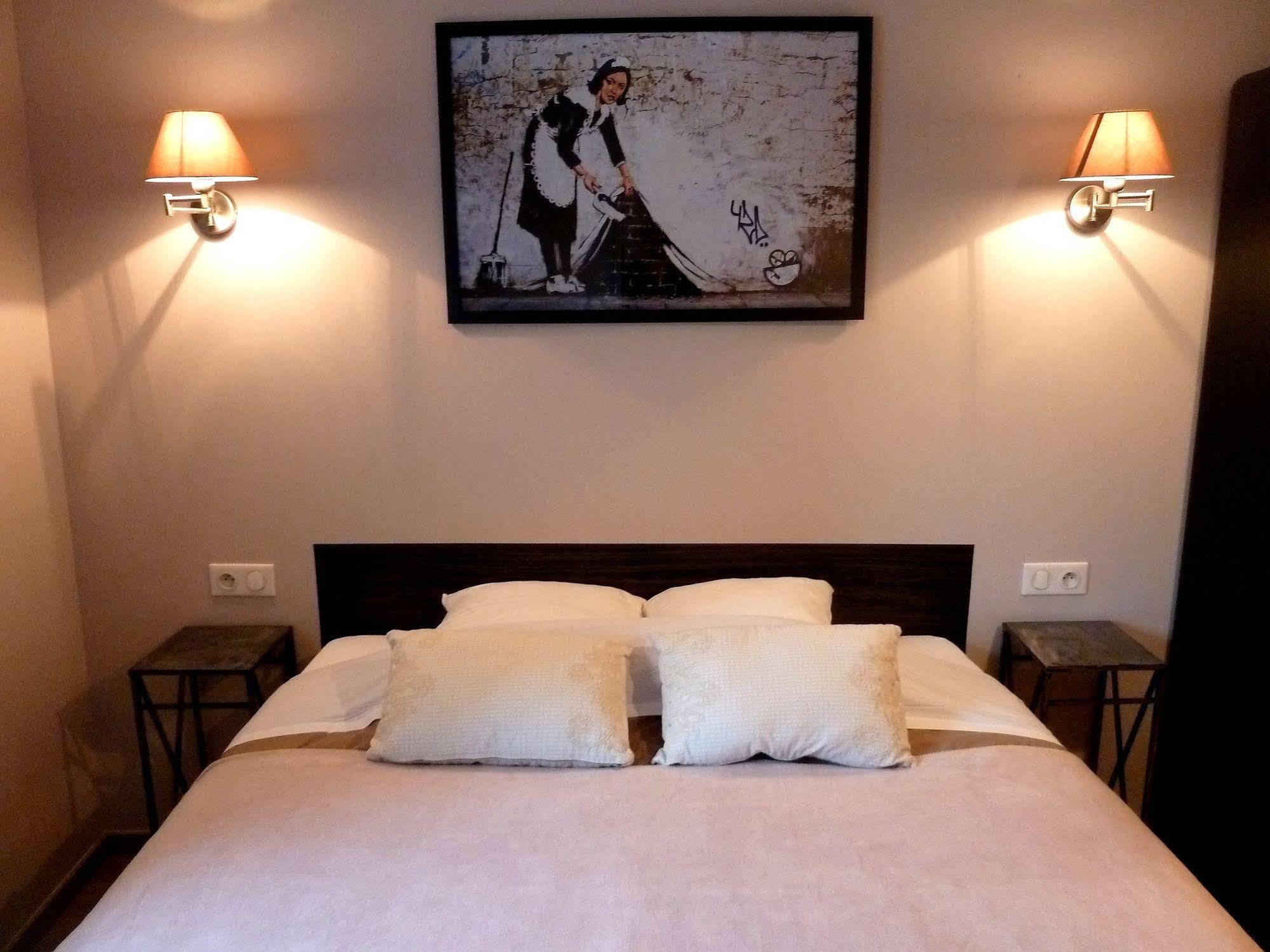 Auberge Du Vieux Lanas Logis Hotel Restaurant المظهر الخارجي الصورة