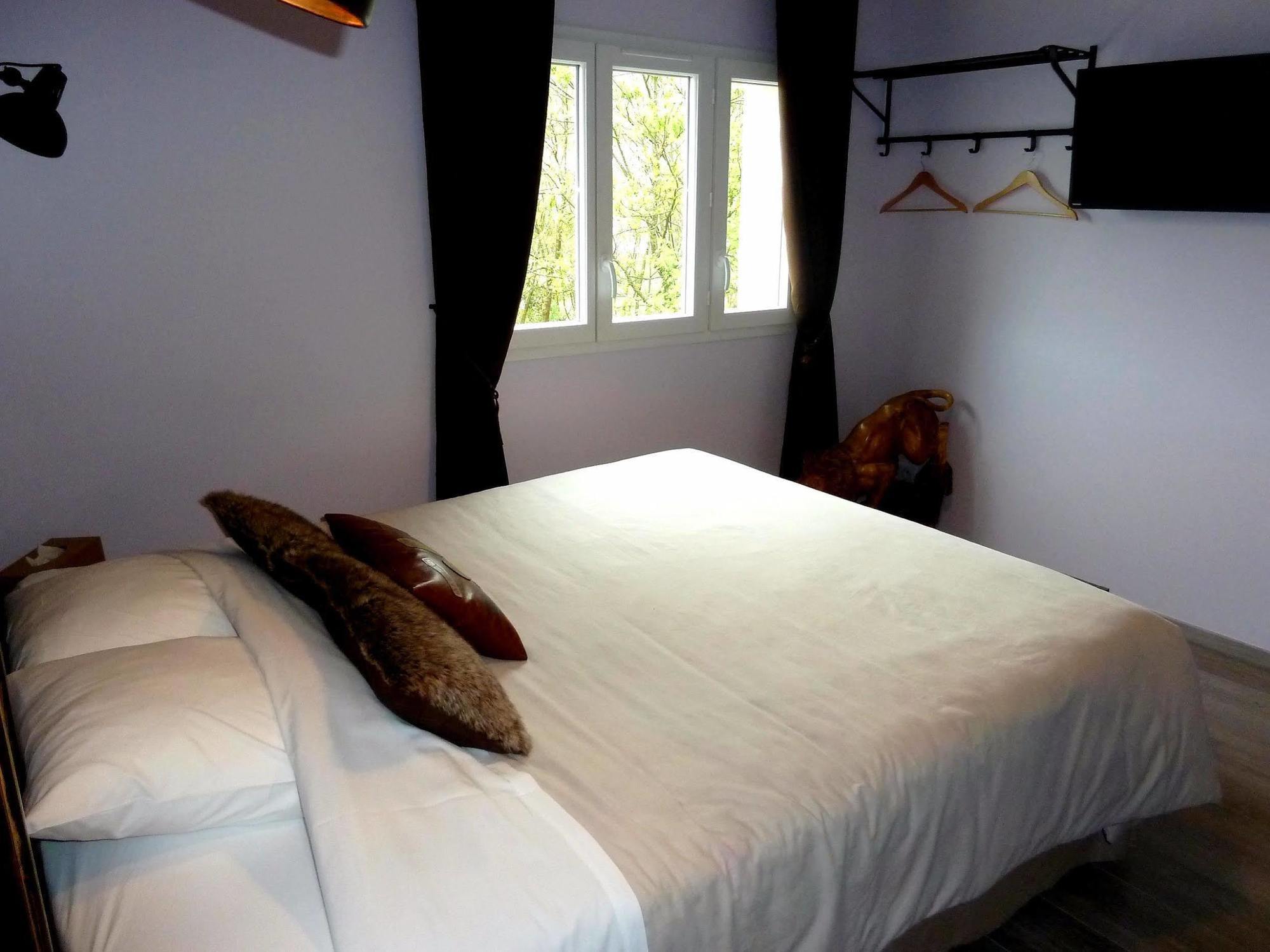Auberge Du Vieux Lanas Logis Hotel Restaurant المظهر الخارجي الصورة